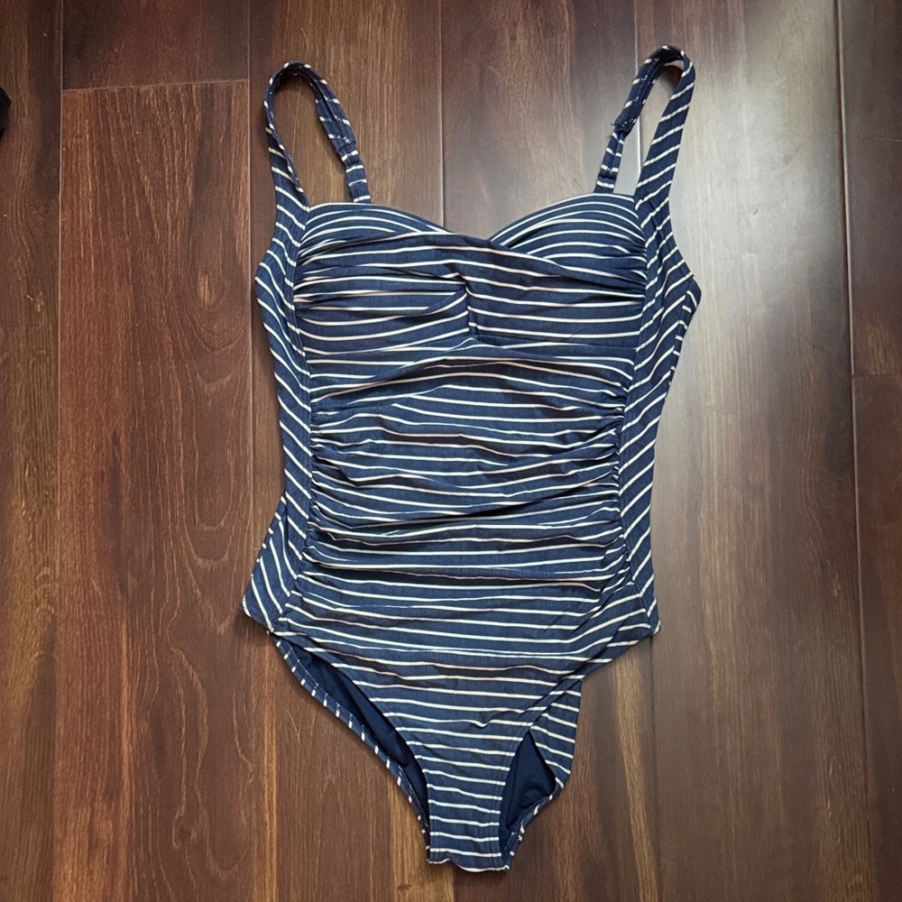 Nip Tuck Striped Ruched Women's One Piece Swimsuit Size 6